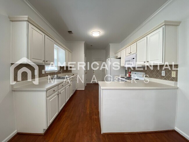 Building Photo - 5303 Cottage Ln