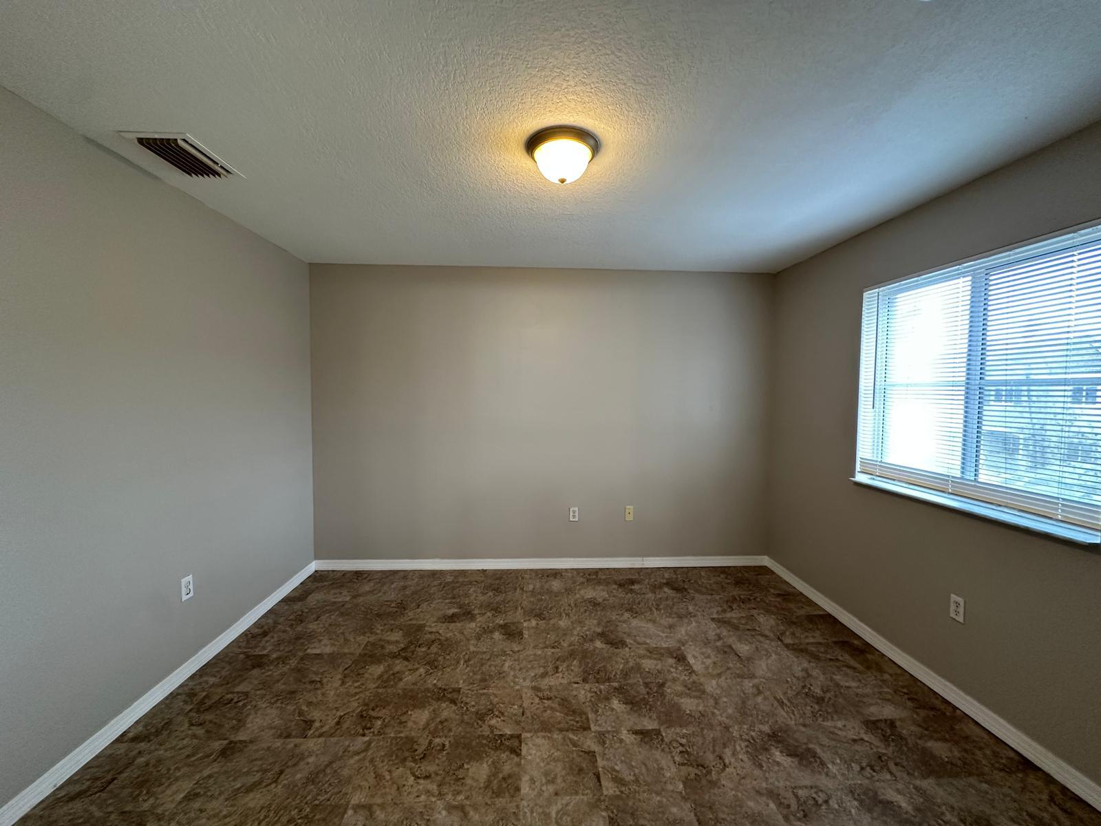 Building Photo - 1536 SE 31st Ct