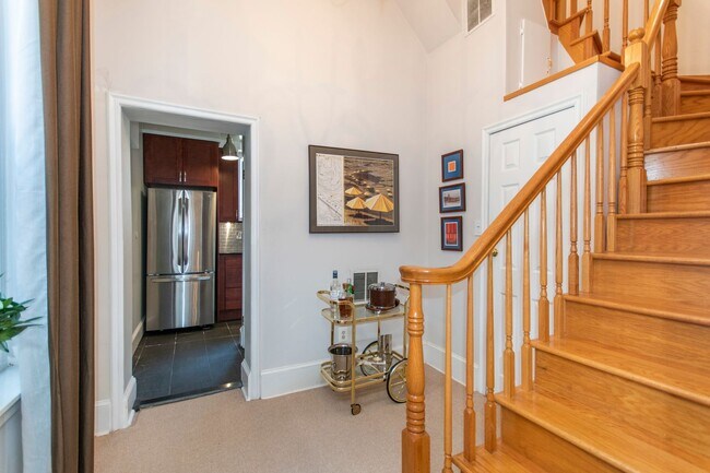 Building Photo - 1823 Pine St