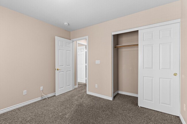 Building Photo - NW!! GATED!! Playground!!!Low maintenance ...
