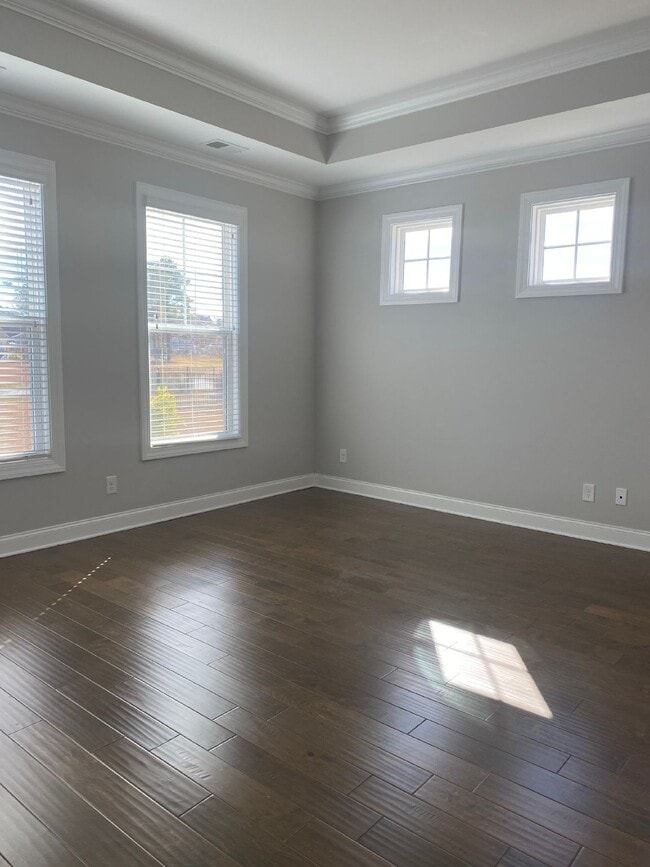 Building Photo - Stunning, Spacious Home in May River Preserve!