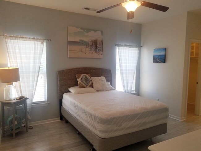 Building Photo - CORAL RIDGE