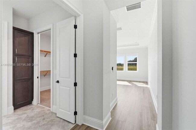 Building Photo - 4662 Estates Cir