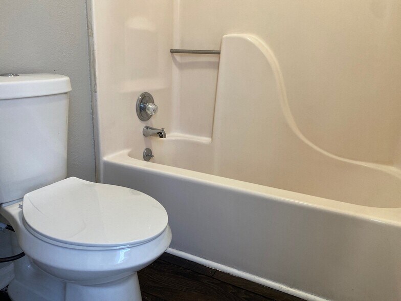 Building Photo - 294 Tinker Hill Cv