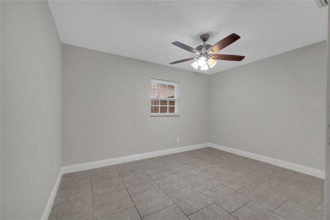 Building Photo - 1395 Meadowbrook St