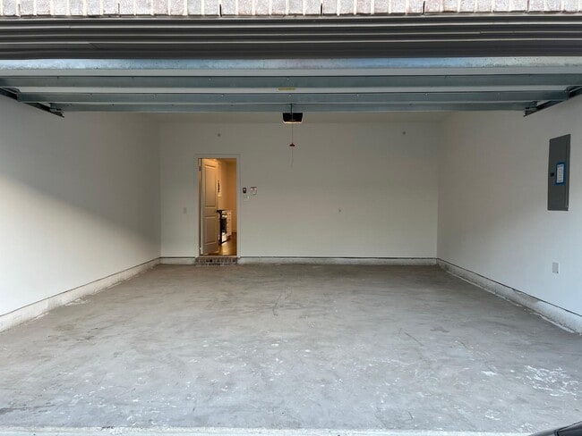 Building Photo - 3758 Pierce Ln