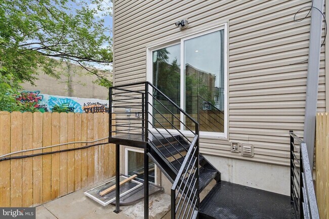 Building Photo - 2117 Bellmore St