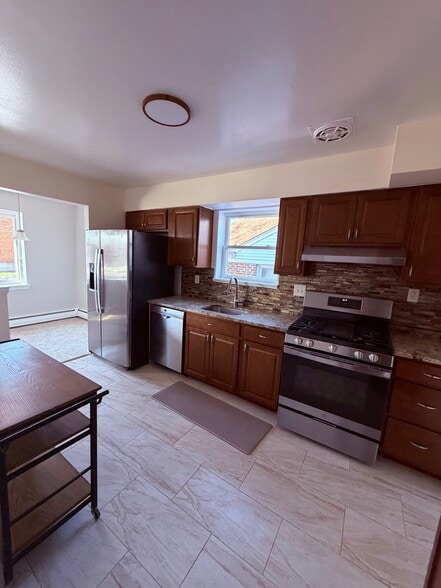 Kitchen - 729 Solly Ave