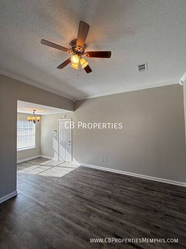 Building Photo - 175 Pine Ridge Ln