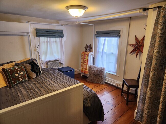 Building Photo - 25 Rombout Ave