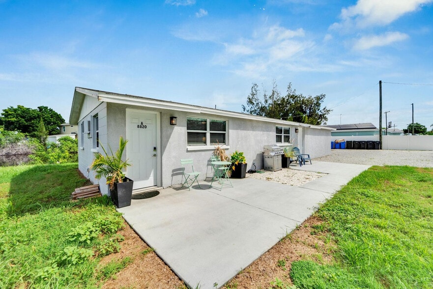 Building Photo - 8820 Rocky Creek Dr