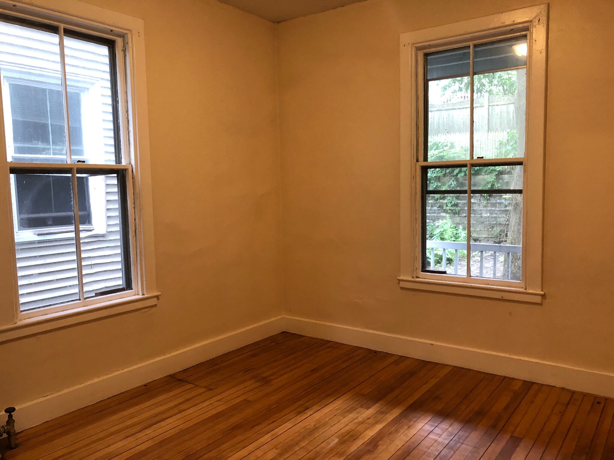 large bedrooms - 20 Grant St