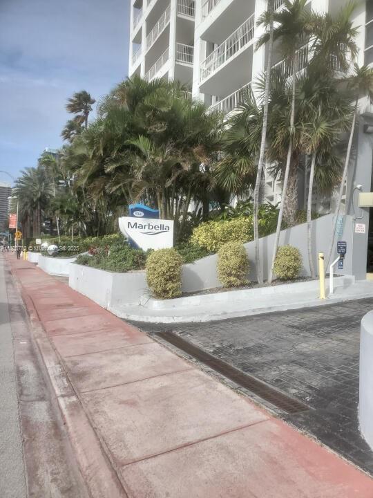 Building Photo - 9341 Collins Ave
