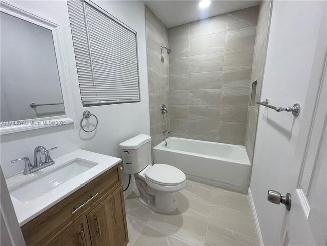 Building Photo - 317 N 31st Ave