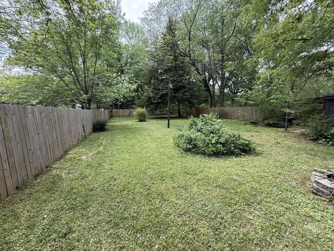 Building Photo - 3739 Rhea Ave