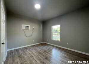 Building Photo - 146 Isabel St