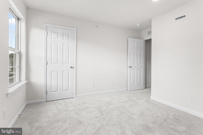 Building Photo - 112 S Buck Tavern Wy