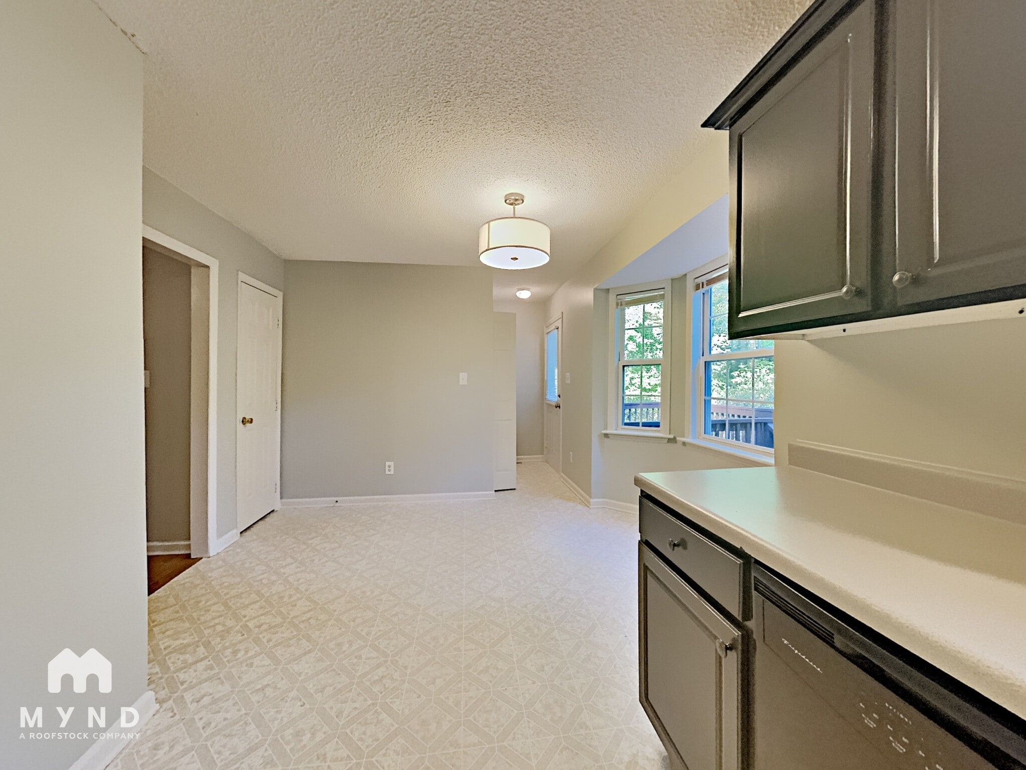 Building Photo - 112 Drew Ct