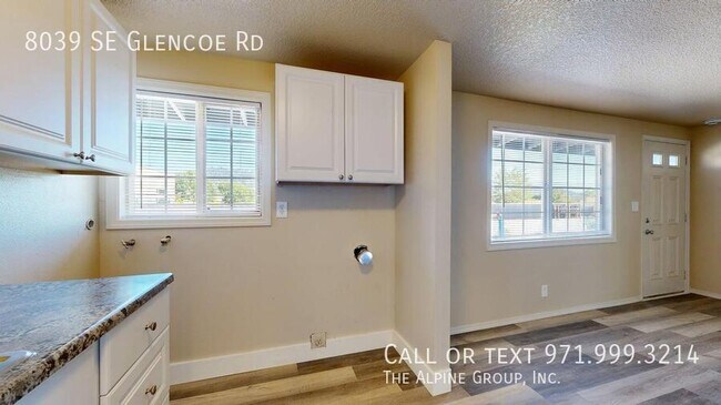 Building Photo - 8039 SE Glencoe Rd