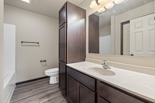 Building Photo - 4 BED | 2 BATH | DOUBLE GARAGE | RAPID VALLEY