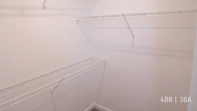 Building Photo - 4 Bedroom | 3 Bathroom | Walk Out Basement...