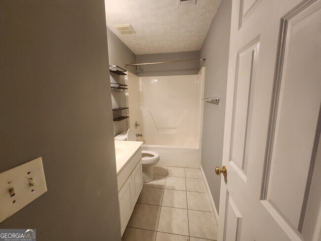 Building Photo - 7168 Village Loop