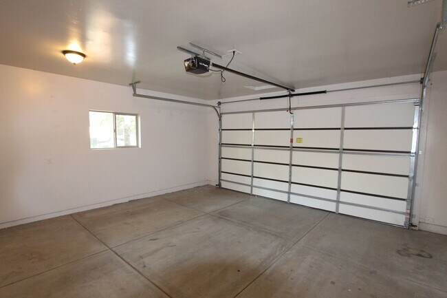Building Photo - $500 off your 1st Month's rent! Home in Mo...
