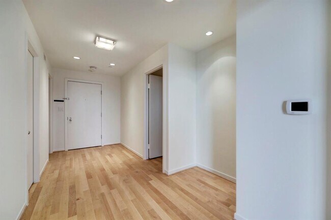 Building Photo - 5110 San Felipe St