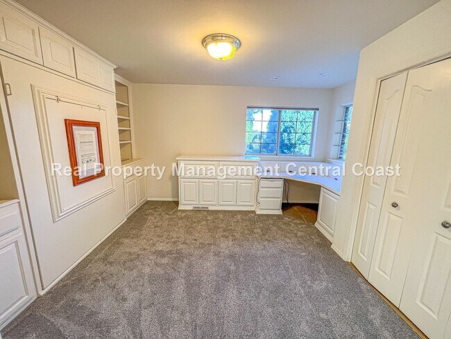 Building Photo - 1790 Martingale Ave