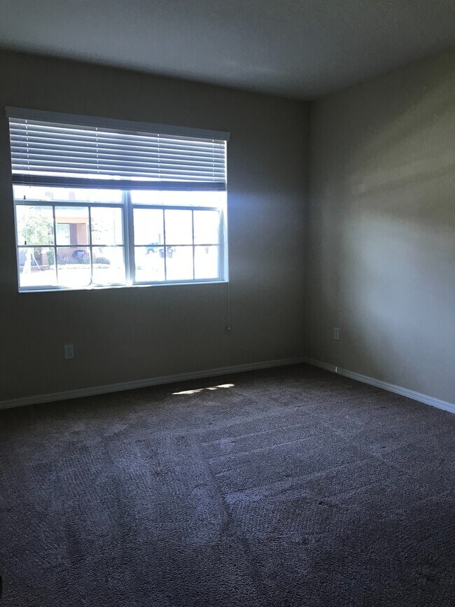 Building Photo - 4 bedroom independence Winter Garden townhouse for rent (internet/cable included in the rent)