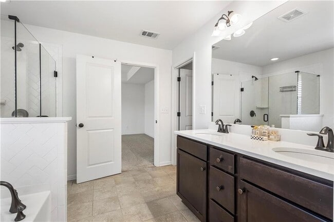 Building Photo - 869 Venture Way