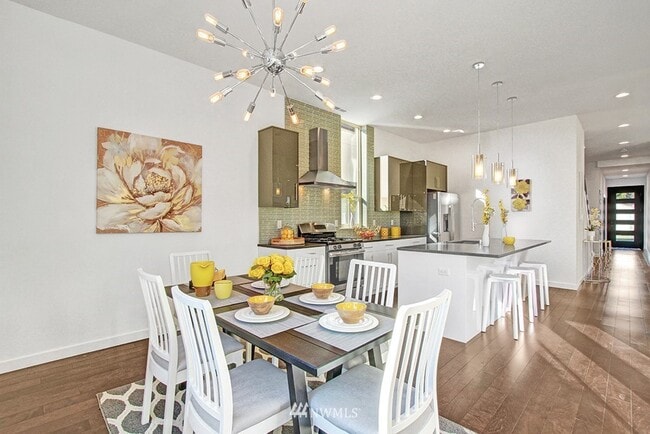 Building Photo - 2105 S Orcas St