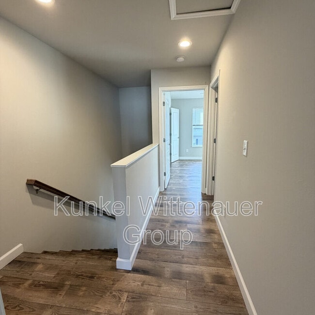 Building Photo - 8400-E ALLIED WAY
