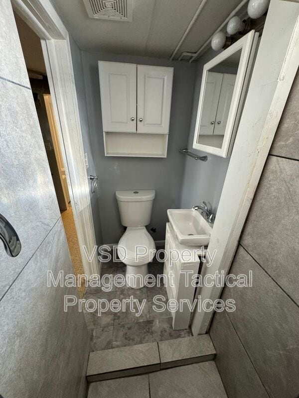 Building Photo - 12930 Havana Rd