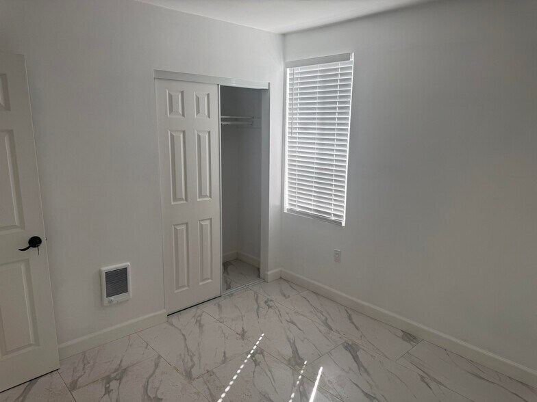 Building Photo - 1077 Euclid Ave