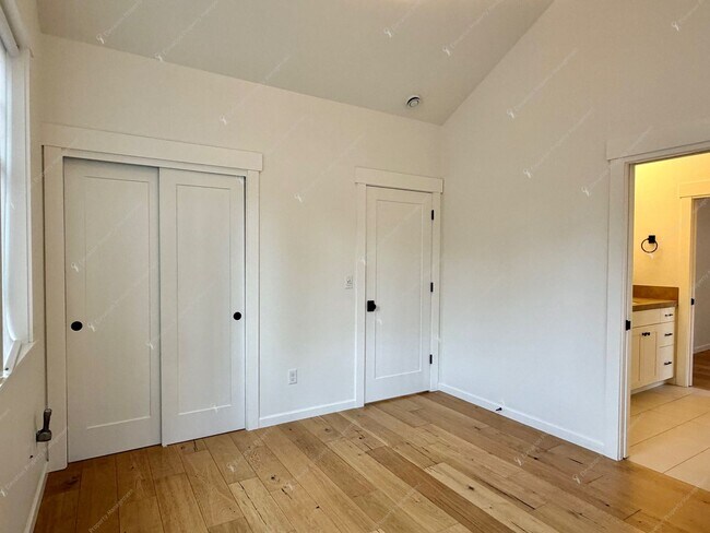 Building Photo - Stunning 2 BR home in Northwest Crossing