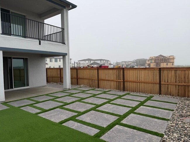 Building Photo - Beautiful Sacramento 5 Bedroom 3 Bathroom 3000 Sqft. Home for Rent