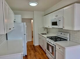 Building Photo - 47 Davis Ave