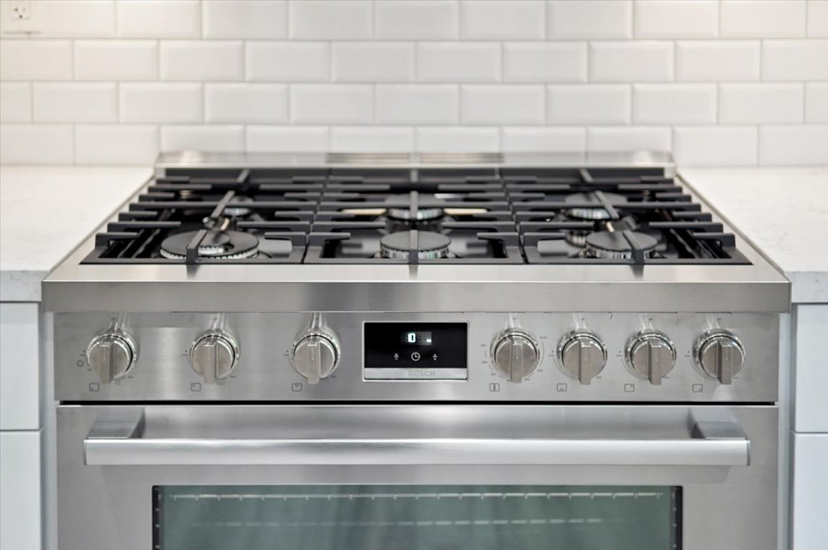 Building Photo - 5346 Tyrone Ave