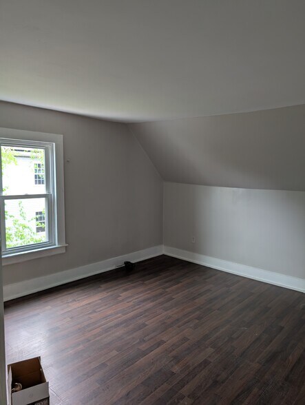 Building Photo - 693 Belmont Ave