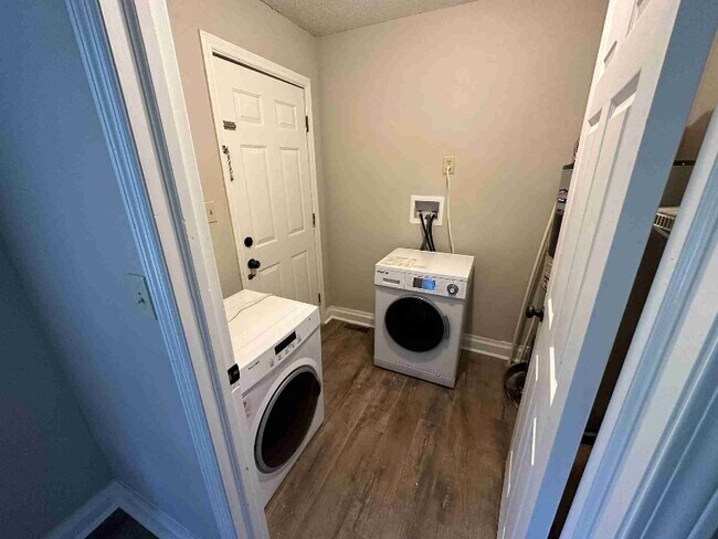 Building Photo - 5250 Parham Road