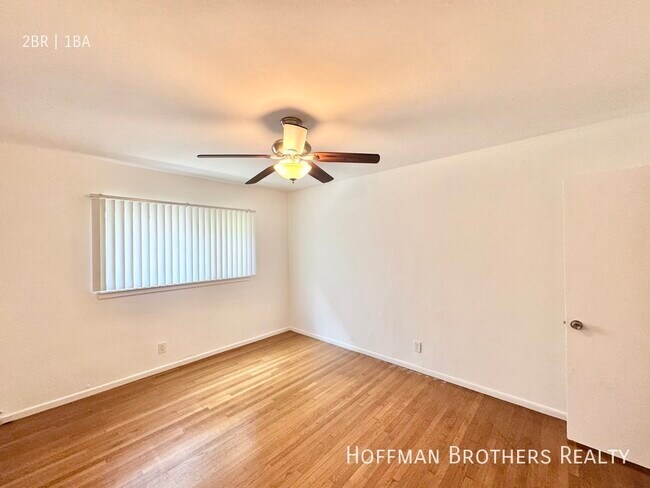 Building Photo - 429 S Sherbourne Dr