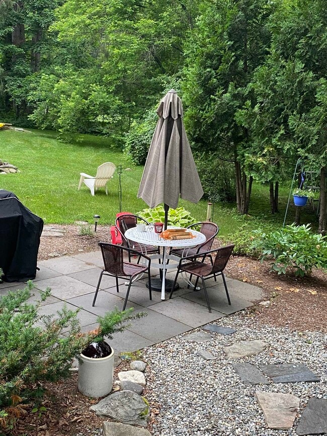 Building Photo - 36 Happy Valley Rd