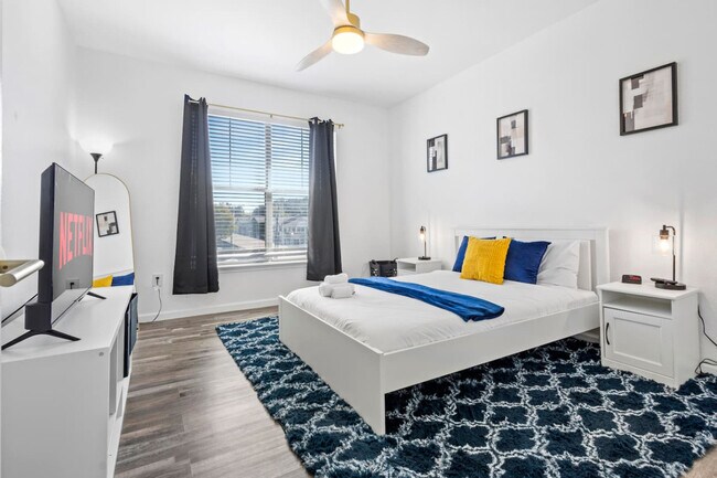 Building Photo - 2929 Kings Rd