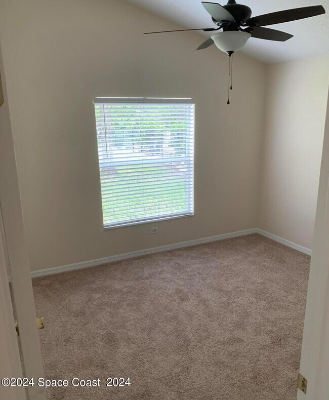 Building Photo - 1227 Hasley Pl