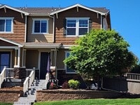 Building Photo - 3 bed 2.5 bath Castle Rock Townhome in the Meadows