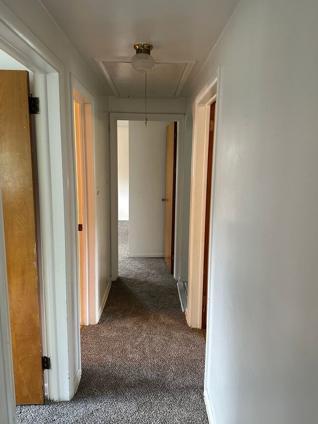 Building Photo - Private Apartment with Two Stall garage