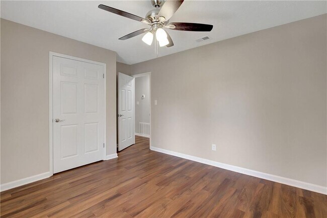 Building Photo - 105 Belle Dr