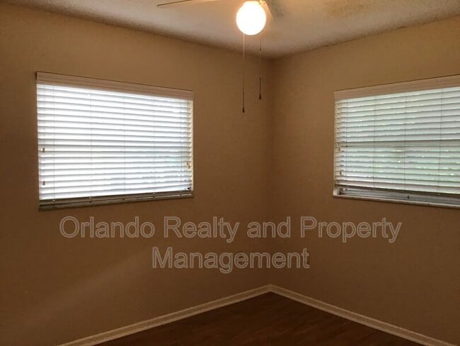 Building Photo - 7024 Chaucer Ln