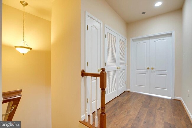 Building Photo - 4527 English Holly Dr